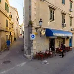 Апартаменты Piazza Square Centre