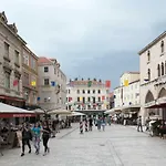 Piazza Square Centre * Сплит