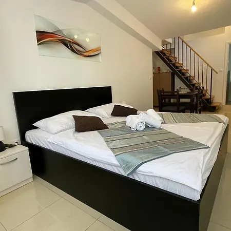 Piazza Square Centre