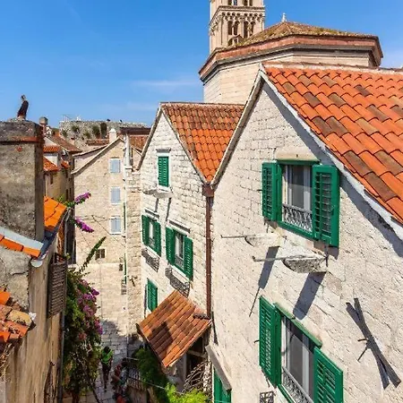 Piazza Square Centre Σπλιτ