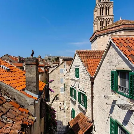 Piazza Square Centre