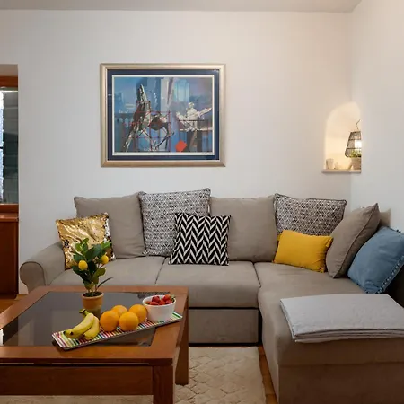 Piazza Square Centre