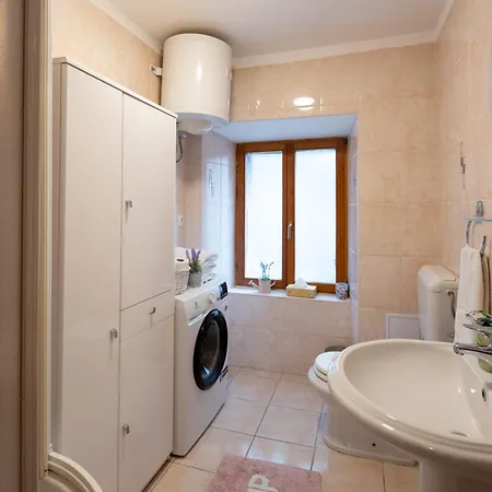 Piazza Square Centre * Σπλιτ