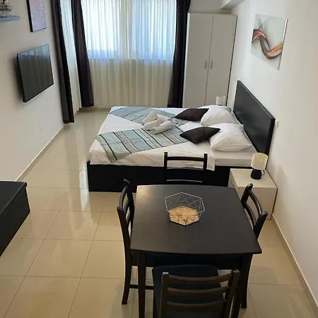 Piazza Square City Top Centre Apartment