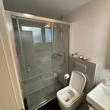 Piazza Square City Top Centre Apartment *